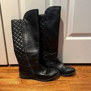 Women size 8 black boots
